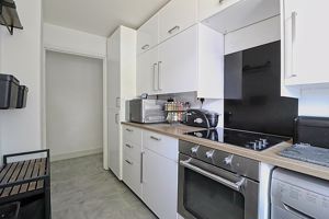 Kitchen- click for photo gallery